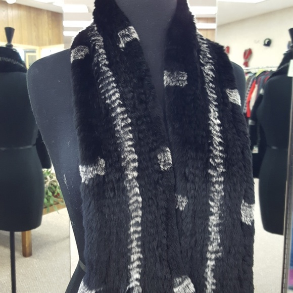 Rex Rabbit Fur Scarf - Picture 3 of 3